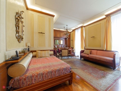Appartamento in Vendita in Via Giosuè Carducci 4 a Milano