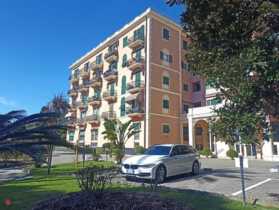 Appartamento in Vendita in Viale delle Palme a Genova