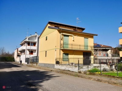 Casa Bi/Trifamiliare in Vendita in Strada Privata Pedrazzoli 8 a Novara