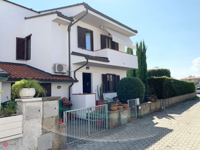 Casa Bi/Trifamiliare in Vendita in Via del fosso nuovo 8 a Pontedera