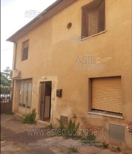 Casa Bi/Trifamiliare in Vendita in Via Italo Possenti 51 a San Giuliano Terme