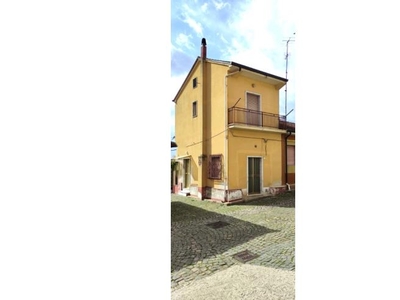 Casa indipendente in vendita a San Nicola Baronia, Via IV Novembre 39