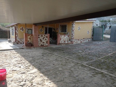 Casa indipendente in Vendita in Contrada Sartania a Caltanissetta