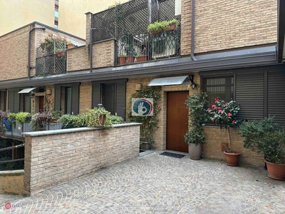 Casa indipendente in Vendita in Via Antonio Carnevali 107 a Milano