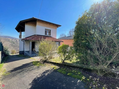 Casa indipendente in Vendita in Via Santuario D'Oropa 258 a Biella