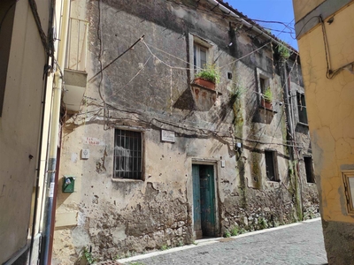 Casa semi indipendente in Via D'Amato 3 in zona Castelluccio a Castel San Giorgio