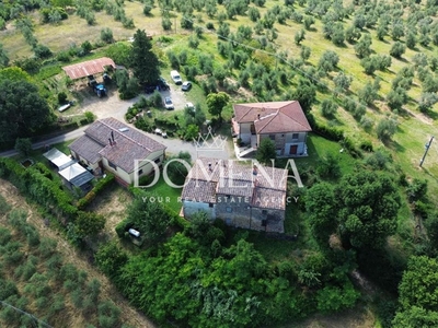 Casale in Vendita a Siena, zona San Giovanni a Cerreto, 1'650'000€, 600 m², arredato