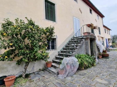 Farmhouse for Sale in Capannori, Lucca Hills