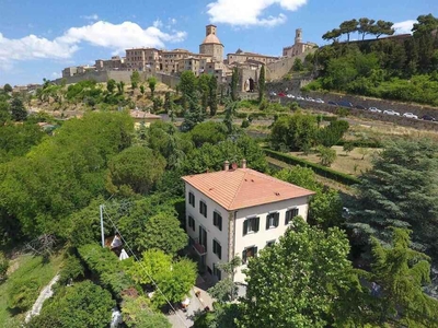 Hotel in Vendita a Volterra