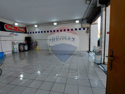 Immobile commerciale in Vendita a Roma, zona Casale Monastero, 85'000€, 50 m², arredato