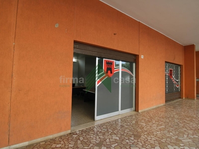 Immobile commerciale in Vendita a Teramo, zona San Nicolò a Tordino, 68'000€, 72 m²