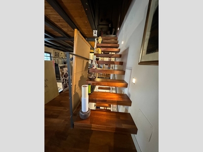 Loft in Vendita a Milano, zona Famagosta, 575'000€, 125 m²