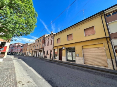 Palazzina commerciale in vendita a Argenta