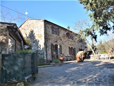 Rustico casale in vendita a Castelnuovo Di Val Di Cecina Pisa