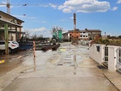 Terreno ad uso piazzale con potenzialità edificat