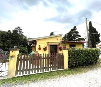 Villa bifamiliare in vendita a Rosignano Marittimo Livorno