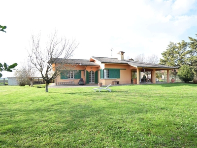 Villa in vendita a Cadeo Piacenza Roveleto