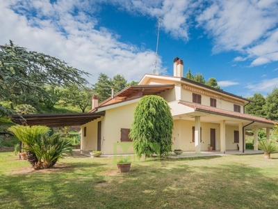 Villa in vendita a Fermo