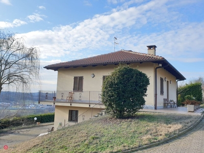 Villa in Vendita in Frazione Caniglie a Asti