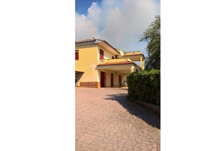 Villa in vendita a Itri, Frazione Stazione Di Itri