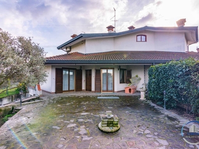 Villa unifamiliare via Vigevano 95A, Bareggio