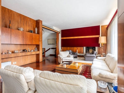 Appartamento in Vendita a Torino, zona Precollina, 700'000€, 388 m²