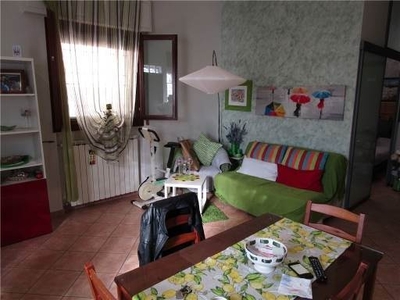 Appartamento indipendente in Yuri Gagarin in zona San Martino a Campi Bisenzio