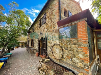 Rustico casale in zona Lago Boracifero a Monterotondo Marittimo