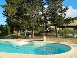 Appartamento a Montecatini Val Di Cecina con piscina e barbecue