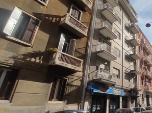 Appartamento di 5 vani /130 mq a Bari - Libertà (zona Brigata Regina)