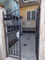 Appartamento di 5 vani /140 mq a Bari - Santo Spirito (zona vico Palermo)