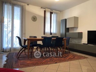 Appartamento in Affitto in Via Giosuè Carducci a Rovigo