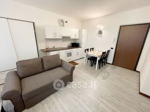 Appartamento in Affitto in Via isonzo a Venegono Inferiore