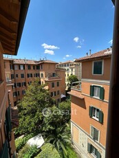 Appartamento in Affitto in Via Nemorense a Roma