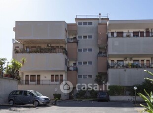 Appartamento in Affitto in Viale dell'Autonomia 74 a Gravina di Catania