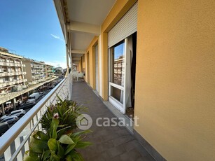Appartamento in Affitto in Viale Roma a Sestri Levante
