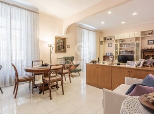 Appartamento in vendita a Napoli - Zona: Vomero