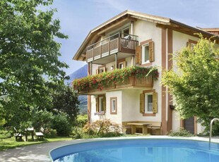 Appartamento 'Stöckerhof Apfel' con vista sulle montagne, piscina in comune e Wi-Fi