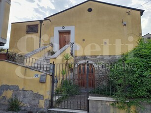 Casa Indipendente in Via Port'arsa , 37, Benevento (BN)