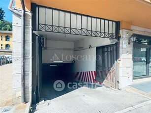 Garage/Posto auto in Affitto in Via Luigi Fricchione a Avellino