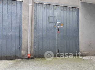 Garage/Posto auto in Affitto in Viale Le Corbusier 237 a Latina