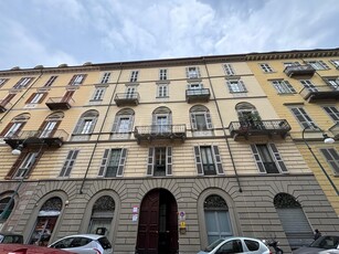 Mansarda a Torino in Via Melchiorre Gioia 4, Centro