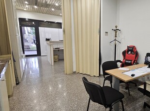 Negozio / locale commerciale di 71 m² in Albenga