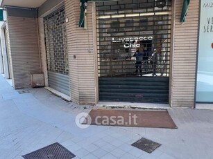 Negozio/Locale commerciale in Affitto in Via Cavour 26 a Ventimiglia