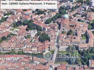 Negozio/Locale commerciale in Affitto in Via del Carmine a Padova