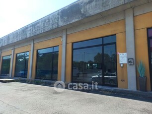 Negozio/Locale commerciale in Affitto in Via Emilia 2 a Noceto