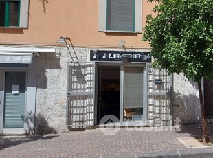 Negozio/Locale commerciale in Affitto in Via Fiera Vecchia 31 a Salerno