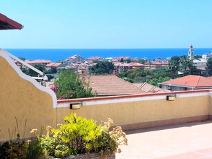 Quadrilocale con terrazzo a San Bartolomeo al Mare