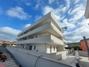 Quadrilocale in Via Luigi Einaudi, 8 in zona Frattocchie a Marino