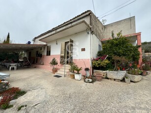 Rustico/Casale/Corte in vendita a Ragusa - Zona: San Giacomo